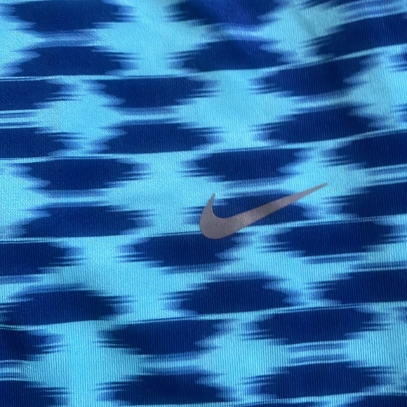 Nike crop leggings - Picture 3 of 4